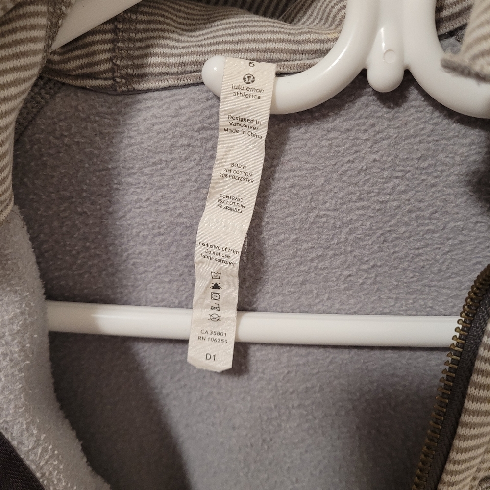 Lululemon - Picture 4 of 4